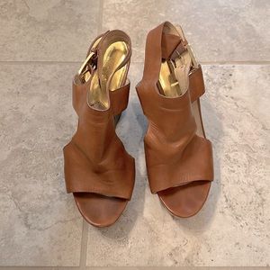 COGNAC MICHAEL KORS WEDGES
